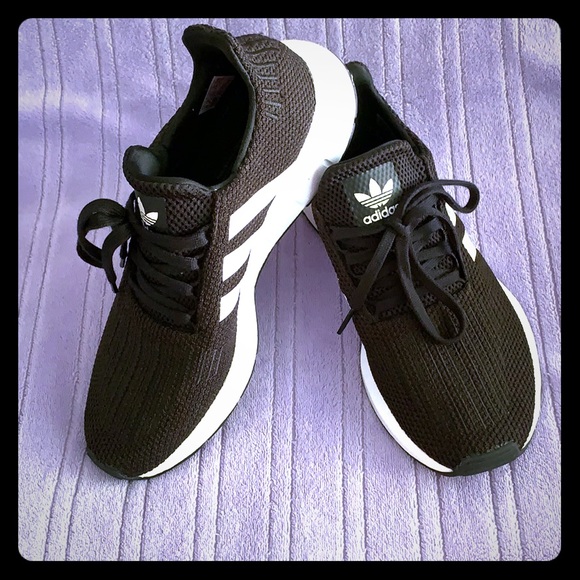 adidas swift run core black & future white womens shoes